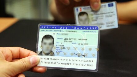 Carte nationale d'identité ou Passeport